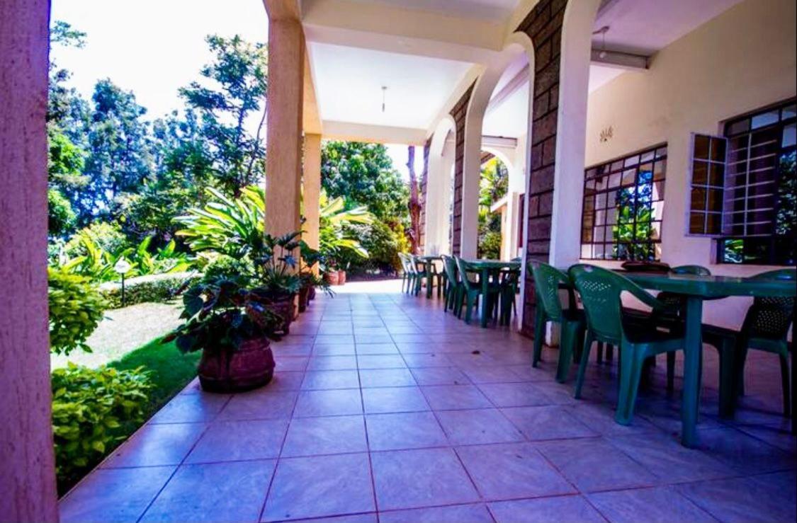 Bed and Breakfast Riverfront Gardens Mjini Екстер'єр фото