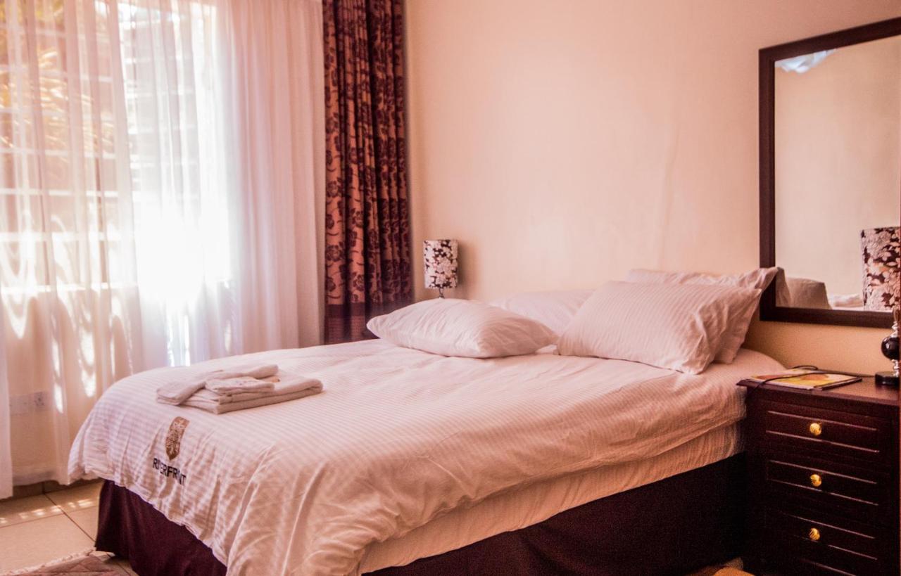Bed and Breakfast Riverfront Gardens Mjini Екстер'єр фото